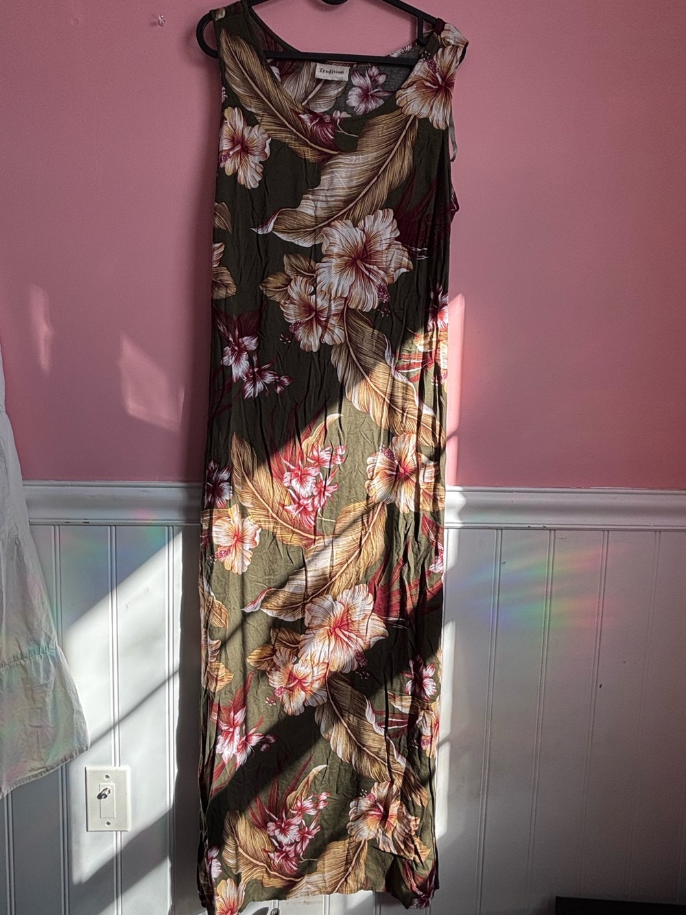 Vintage Tradition Floral midi dress - Olive Green Tropical Print